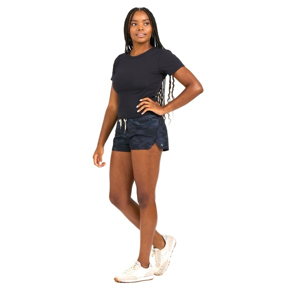 Vuori Clementine Performance Shorts Womens XL Black Camo Outdoor Gorpcore Gym - Picture 8 of 8